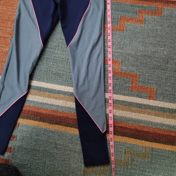 Matching LAAIN SET in blue/gray and pink with piping detail size Small - Picture 9 of 13